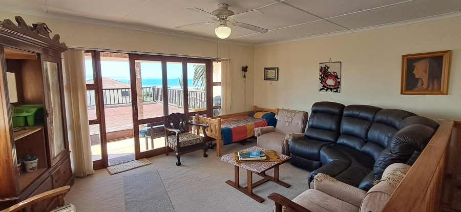 3 Bedroom Property for Sale in Wavecrest Eastern Cape